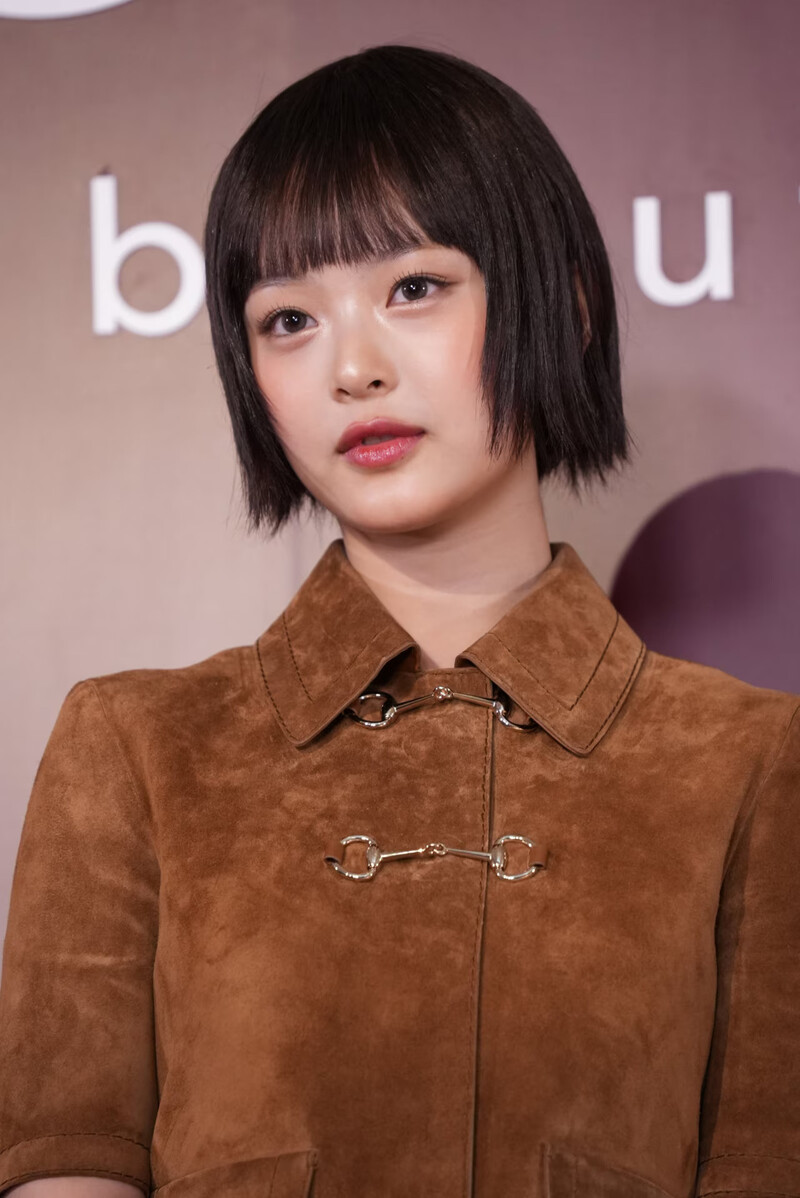 241120 HANNI at the Gucci Beauty Event in Japan documents 8