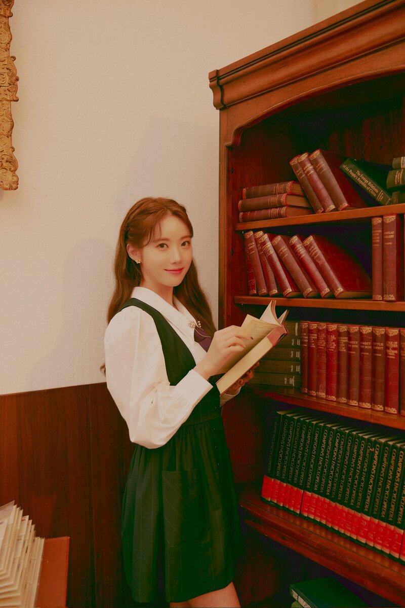 WJSN for Universe 'Replay Wjsn - Save Me, Save You' Photoshoot 2022 documents 12
