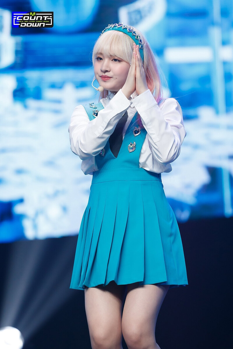 220421 IVE's Liz - "Love Dive" at M Countdown documents 3