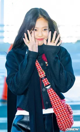 240929 Jennie - at Incheon International Airport