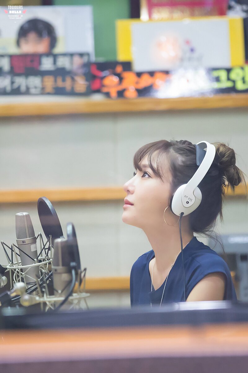 160517 Girls' Generation Tiffany at KBS Kiss The Radio documents 8