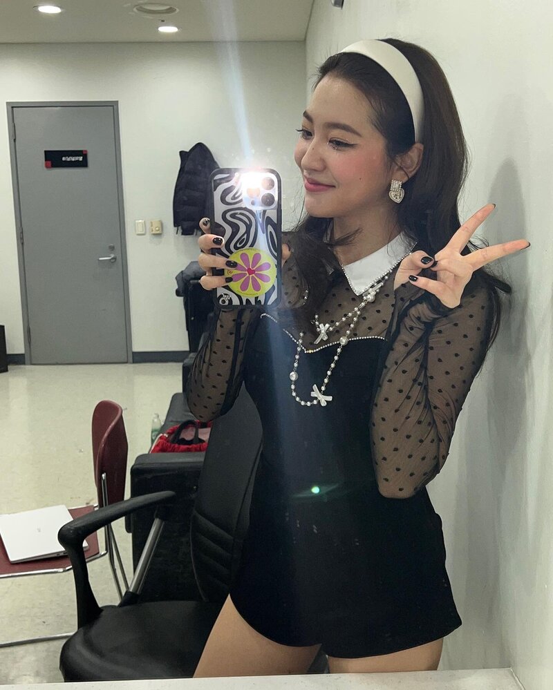 220101 Red Velvet Yeri Instagram Update documents 3