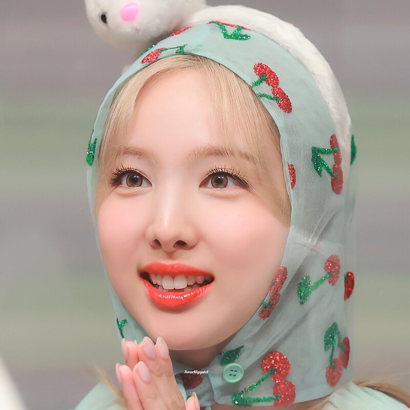 220703 TWICE Nayeon - Music Plant Fansign documents 6