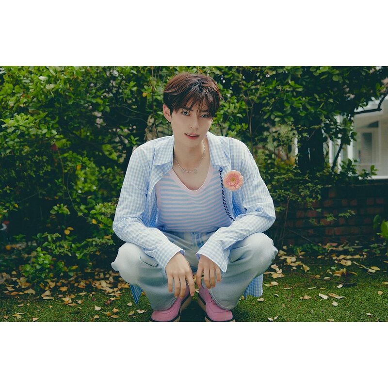 230421 The L1ve Label and Sung Hanbin Instagram update documents 3