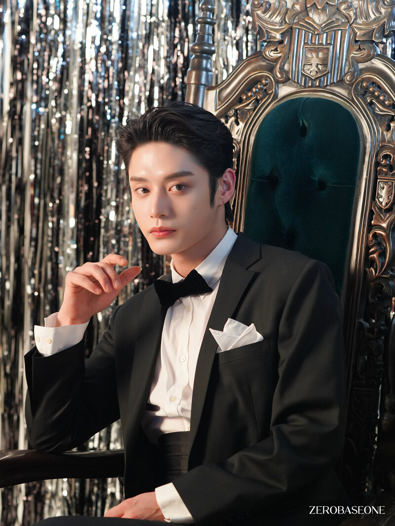 231215 Wakeone Naver update | Kim Jiwoong birthday shoot + behind the scenes photos documents 4