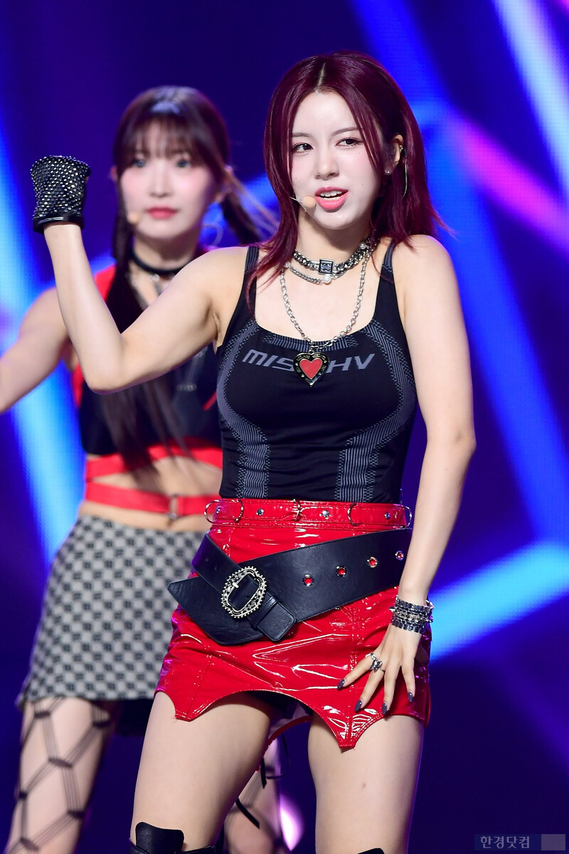 240703 WOOAH Lucy - 'POM POM POM' at Show Champion documents 4