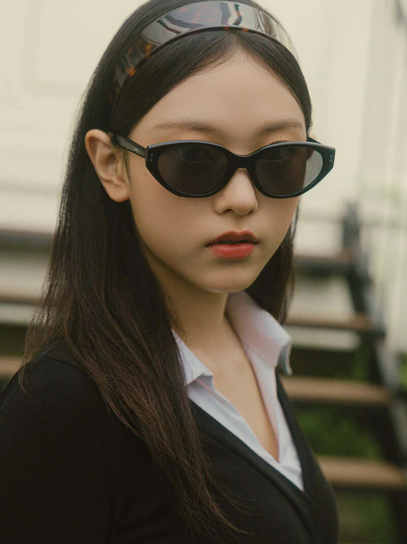 NewJeans for Carin - 24FW Eyeglasses Collection 'Can't Take My Eyes Off You' documents 5