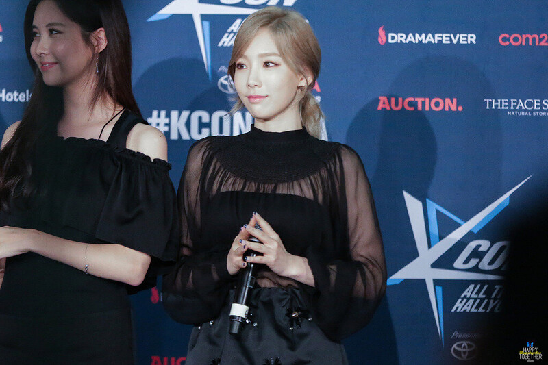 160731 Girls' Generation Taeyeon at KCON in LA documents 2