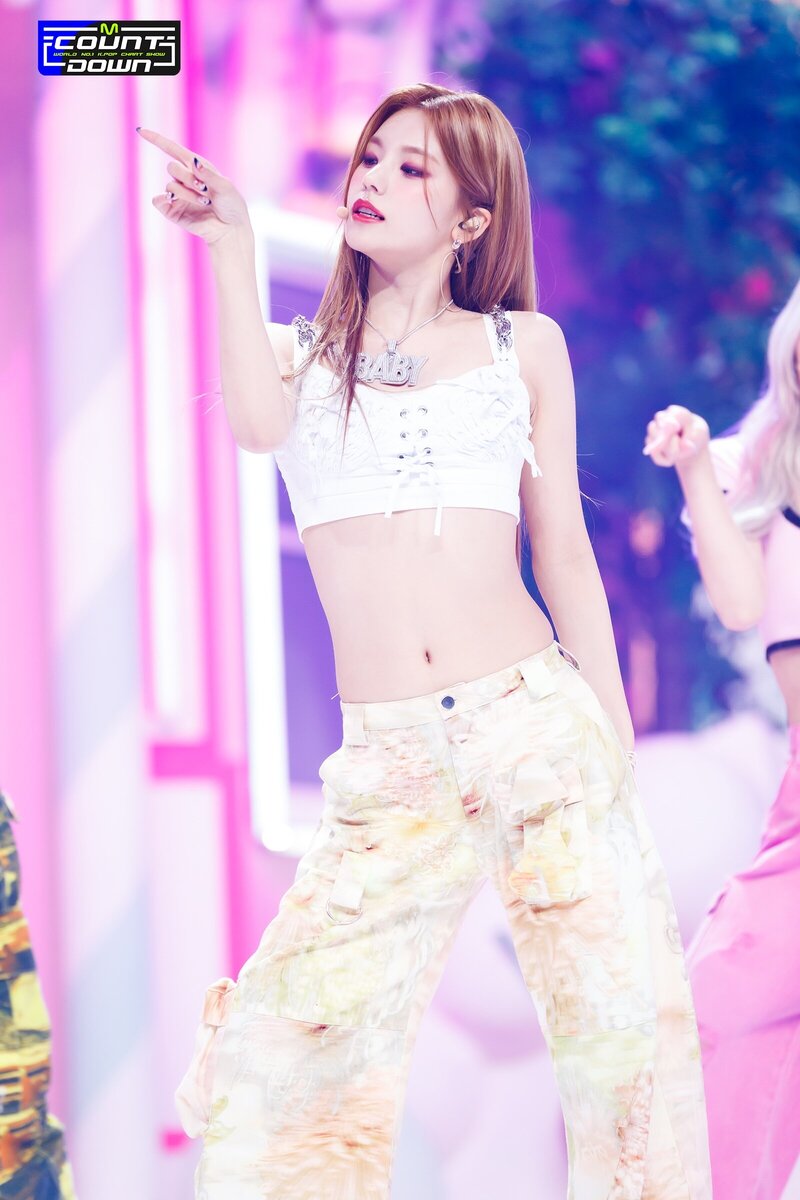 230803 - ITZY 'CAKE' at M COUNTDOWN documents 28