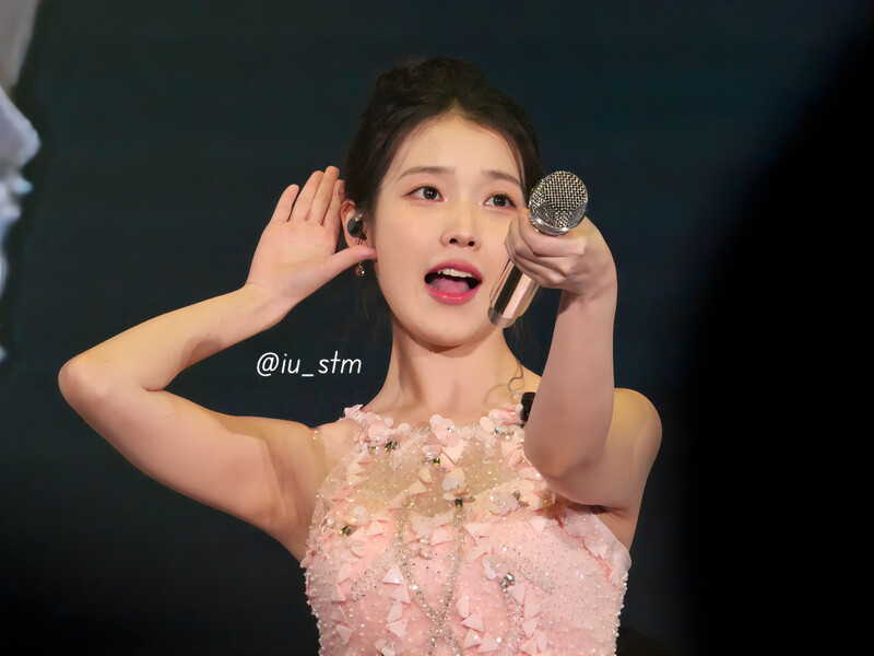 240706 IU - ‘H.E.R.’ World Tour in Osaka Day 1 documents 8