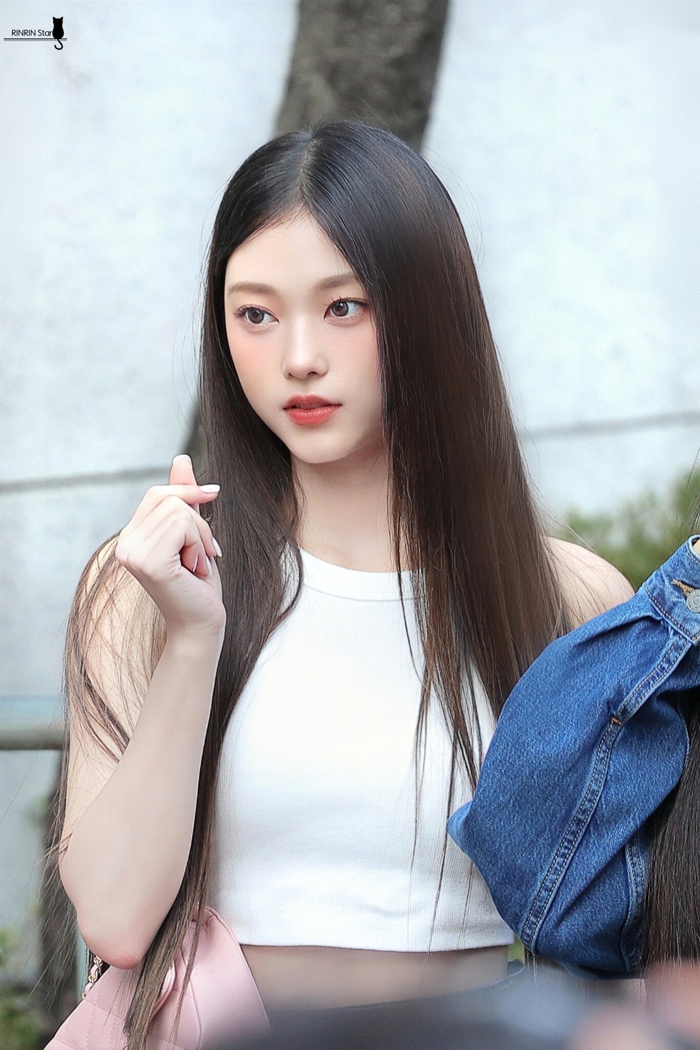 230510 Haerin at the Miss Dior pop-up store in Seoul : r/NewJeans