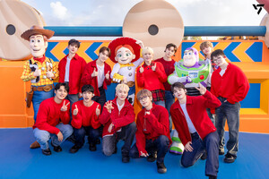 250107 SEVENTEEN - ‘2024 Disney Holiday performance’ Photo Sketch