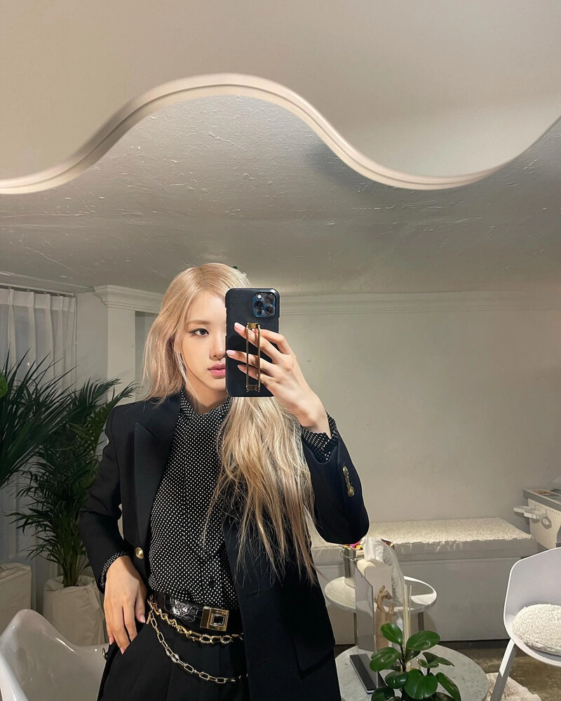 210430 BLACKPINK Rosé Instagram Update documents 5