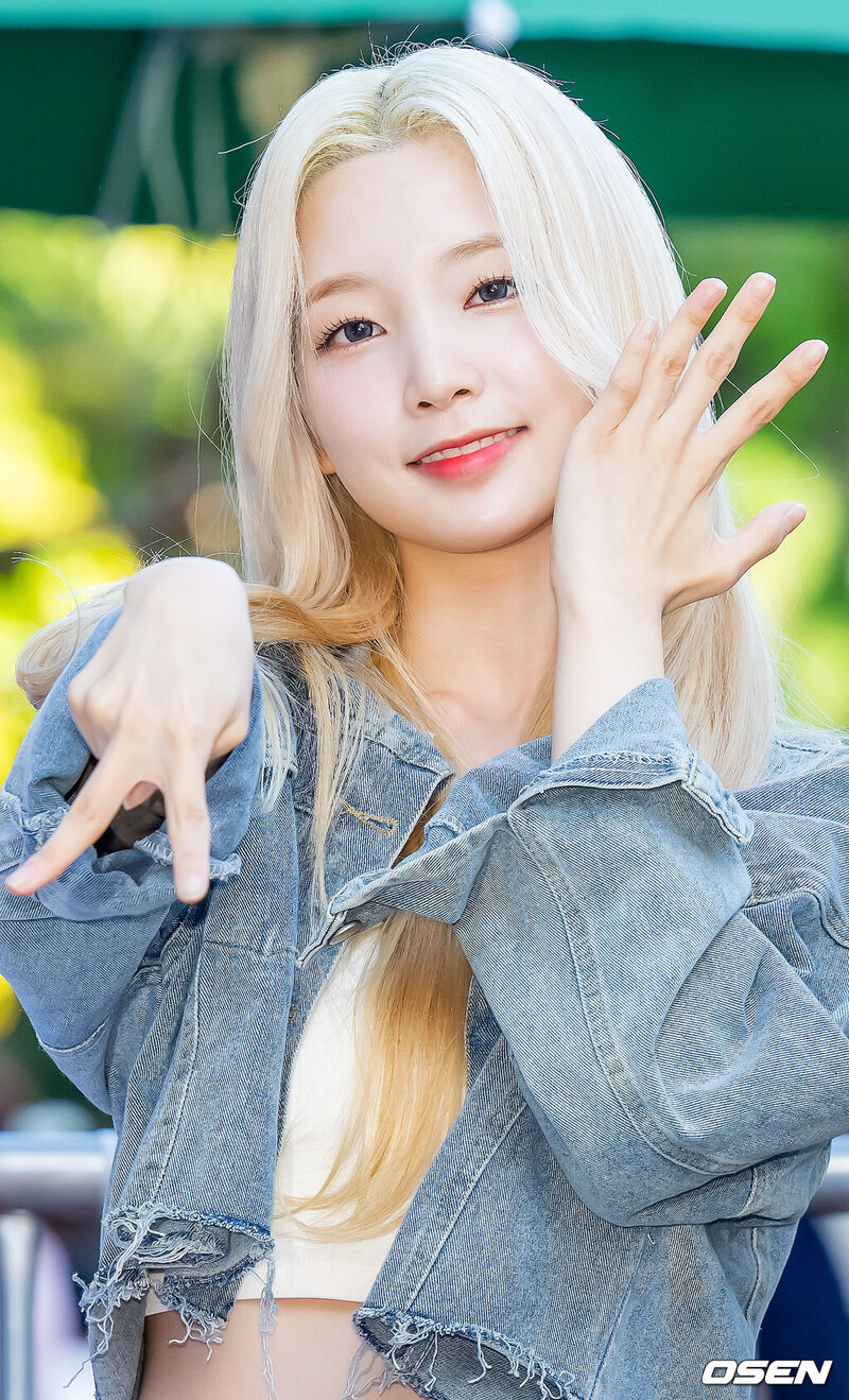 220902 Rocket Punch Yeonhee - Music Bank Commute documents 2