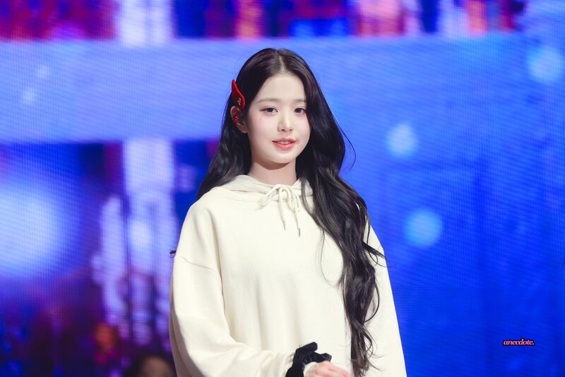 230211 IVE Wonyoung - 'The Prom Queens' Day 1 documents 9