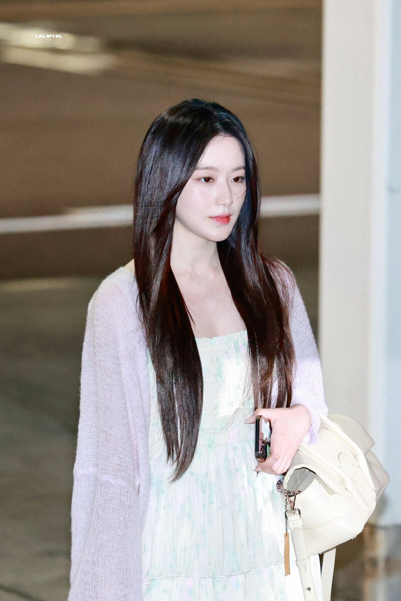 240418 (G)I-DLE Shuhua - ICN Airport documents 21