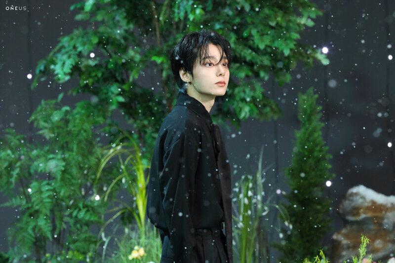 ONEUS 'Rupert's Drop' MV behind documents 7