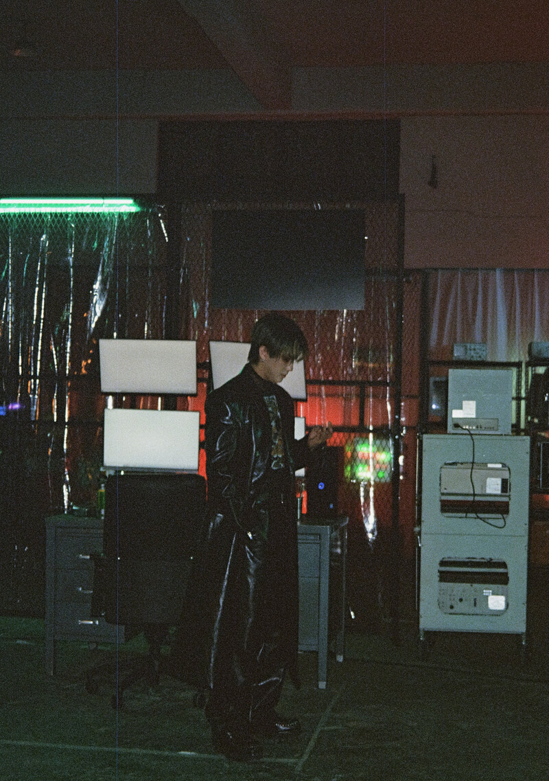 Stray Kids CHANGBIN - 'ULTRA' M/V Behind Photos documents 4