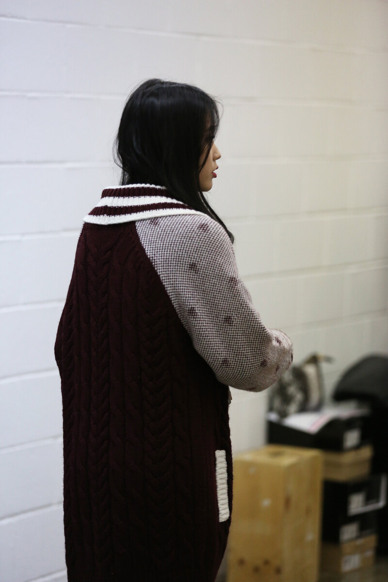 141119 Sbenu Blog - IU Photoshoot Behind documents 10