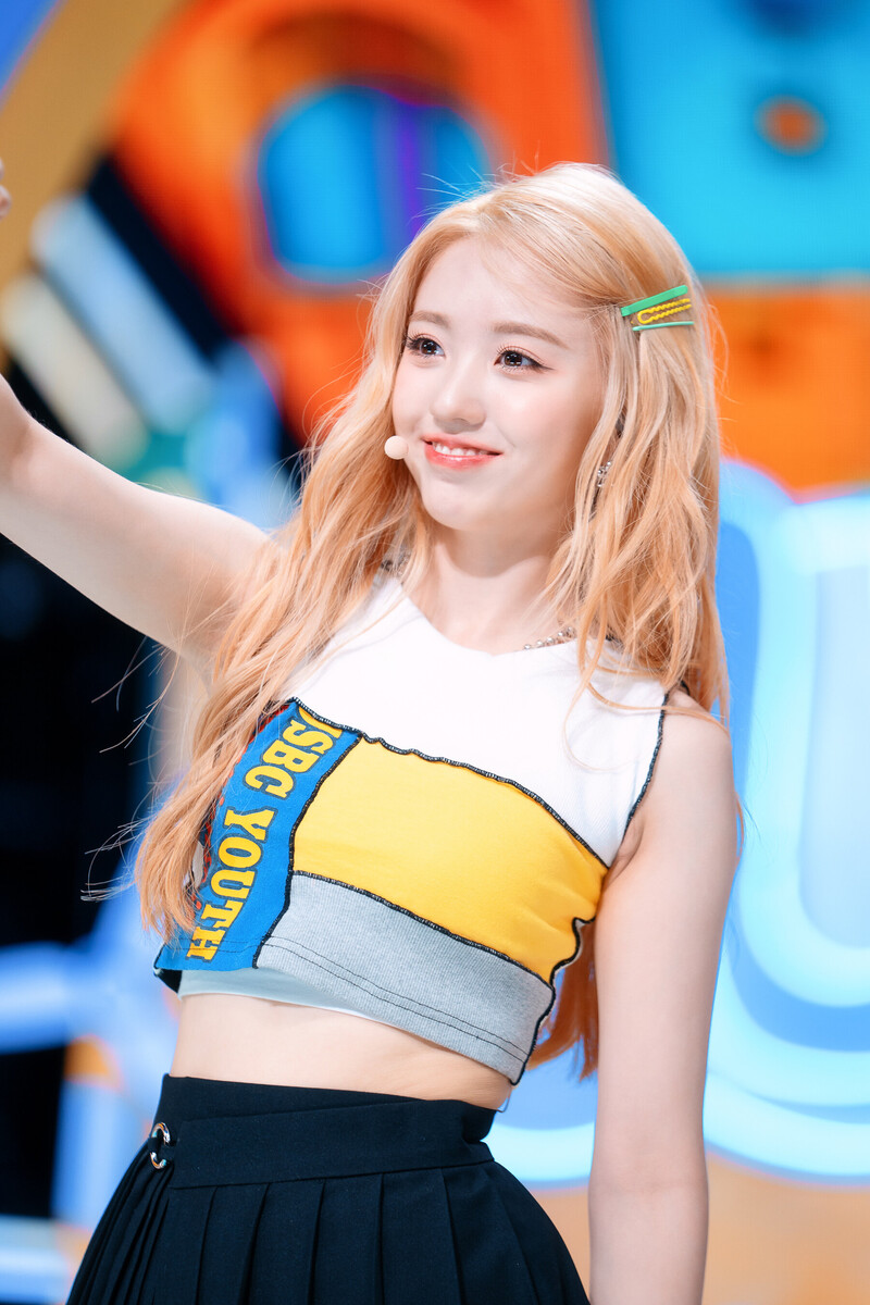 220703 Kep1er Yeseo 'Up!' at Inkigayo documents 28