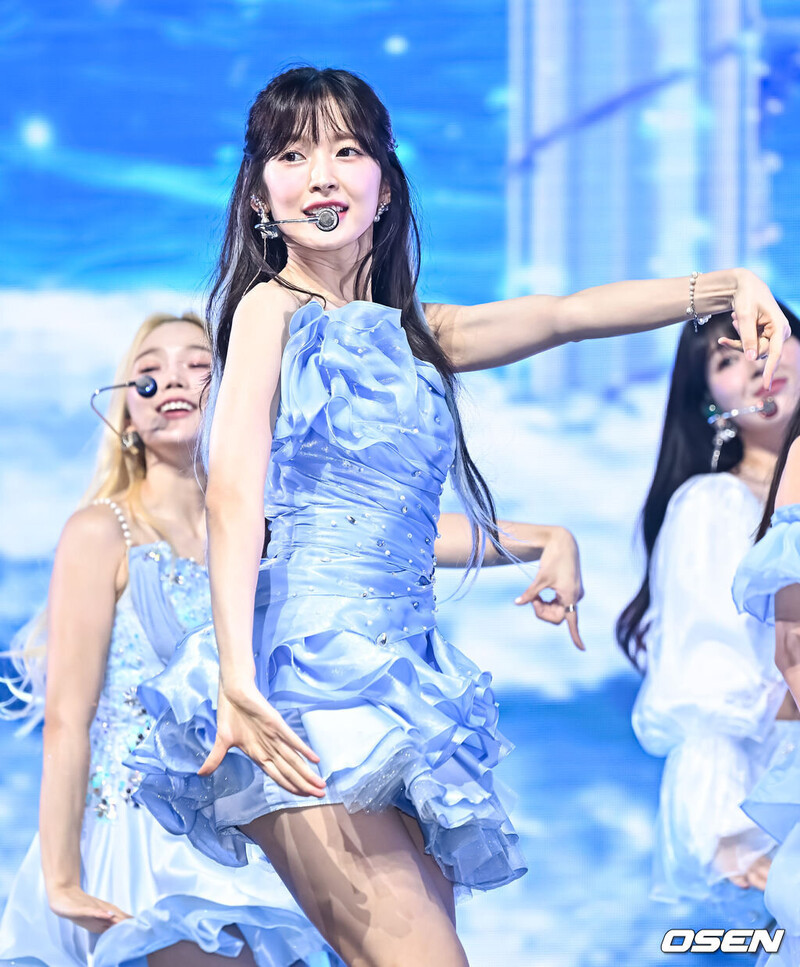 230724 Oh My Girl Arin 'Golden Hourglass' Comeback Showcase documents 10