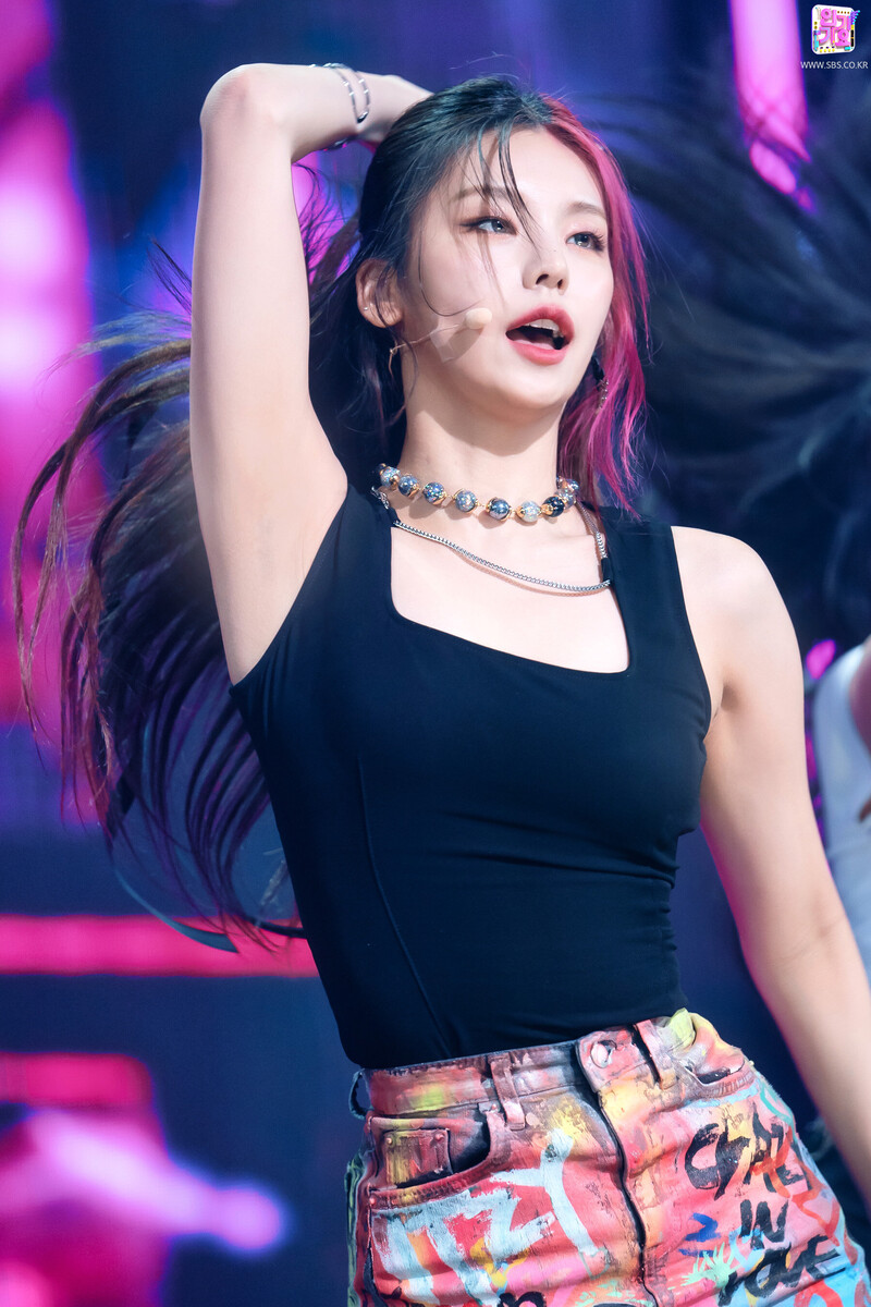 211003 ITZY - 'LOCO' at Inkigayo documents 13