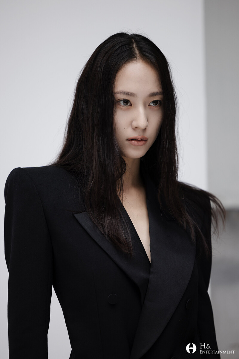 221127 H& Naver Post - Krystal - Prestige Magazine Photoshoot Behind documents 4