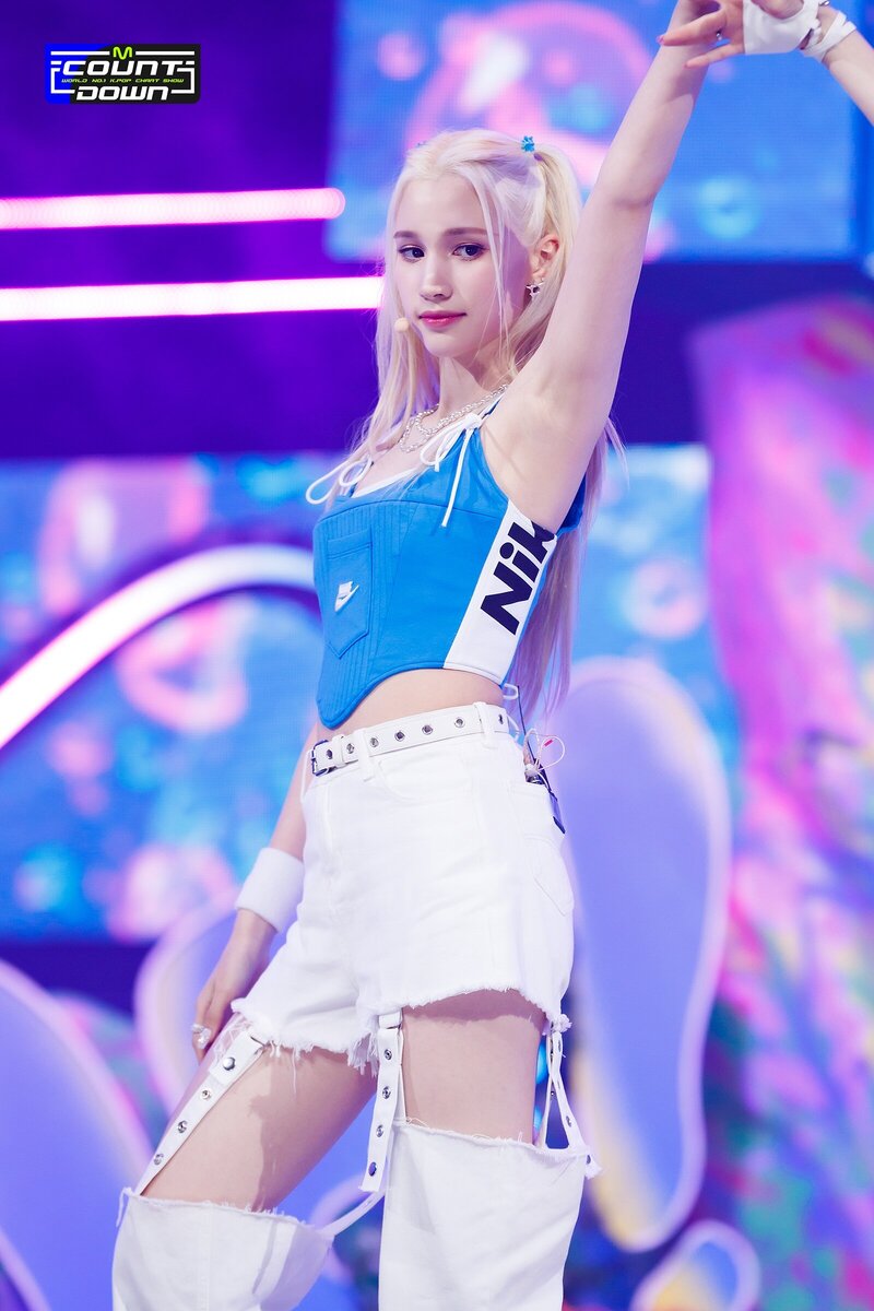 220623 Kep1er - 'UP!' at M Countdown documents 16