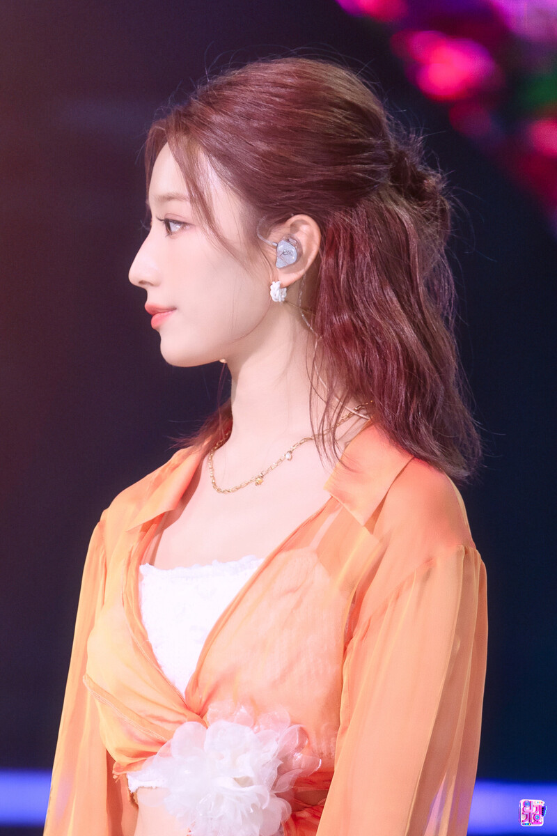 220710 fromis_9 Saerom - 'Stay This Way' at Inkigayo documents 9