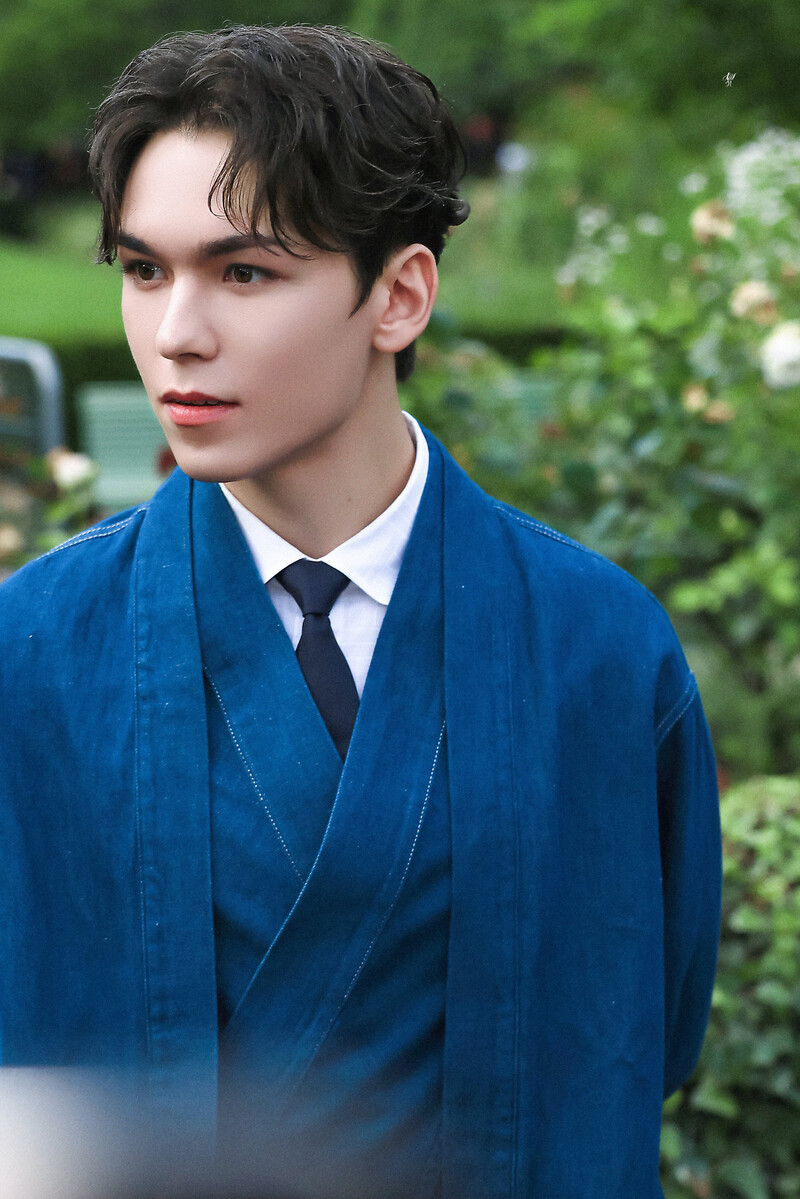 240620 SEVENTEEN Vernon - Paris Fashion Week KENZO documents 8