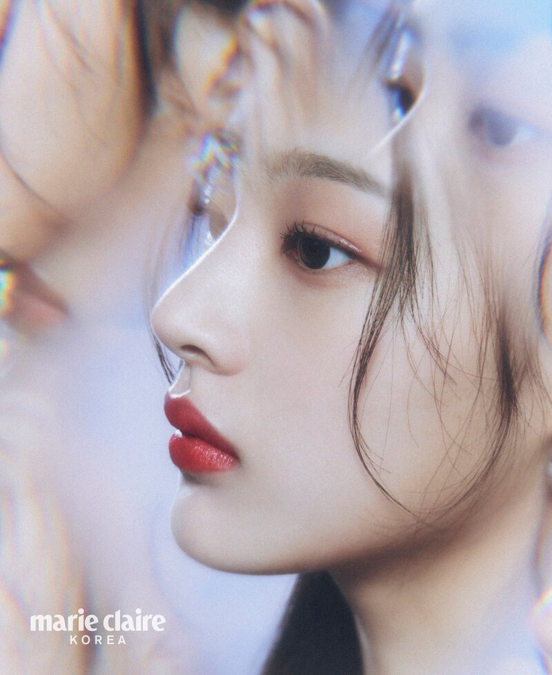 NewJeans Minji x Chanel Beauty for Marie Claire Korea December 2023 Digital Issue documents 8