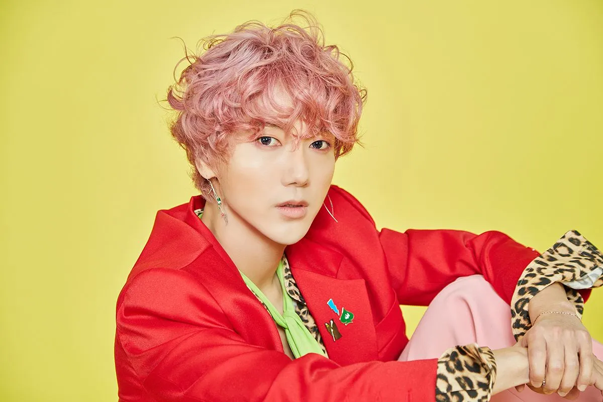 Super Junior hotsell Yesung - Pink Magic 3rd Mini Album Magic Version