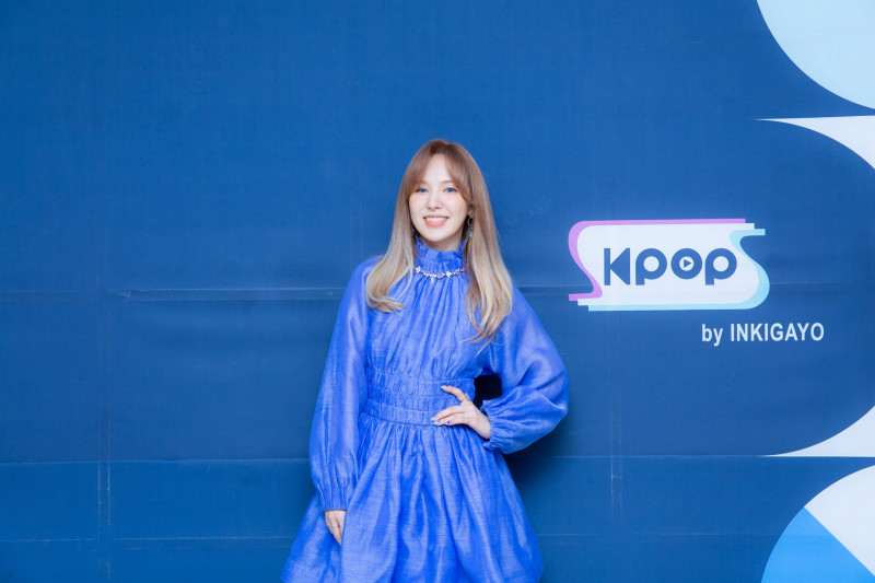 210411 SBS Twitter Update - Wendy at Inkigayo Photowall documents 1