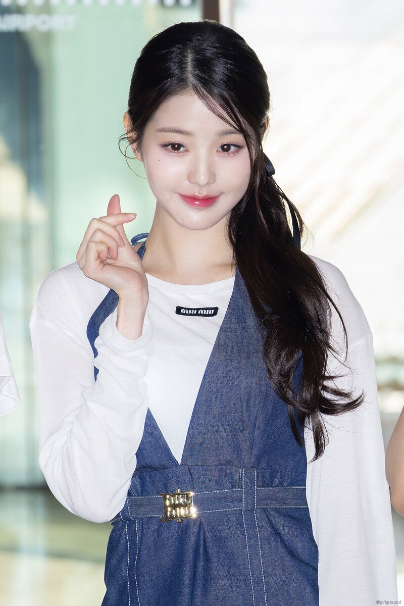 230526 IVE Wonyoung -  GMP Airport documents 27