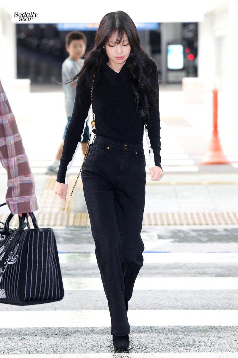 230930 BLACKPINK Jennie at Incheon International Airport | kpopping