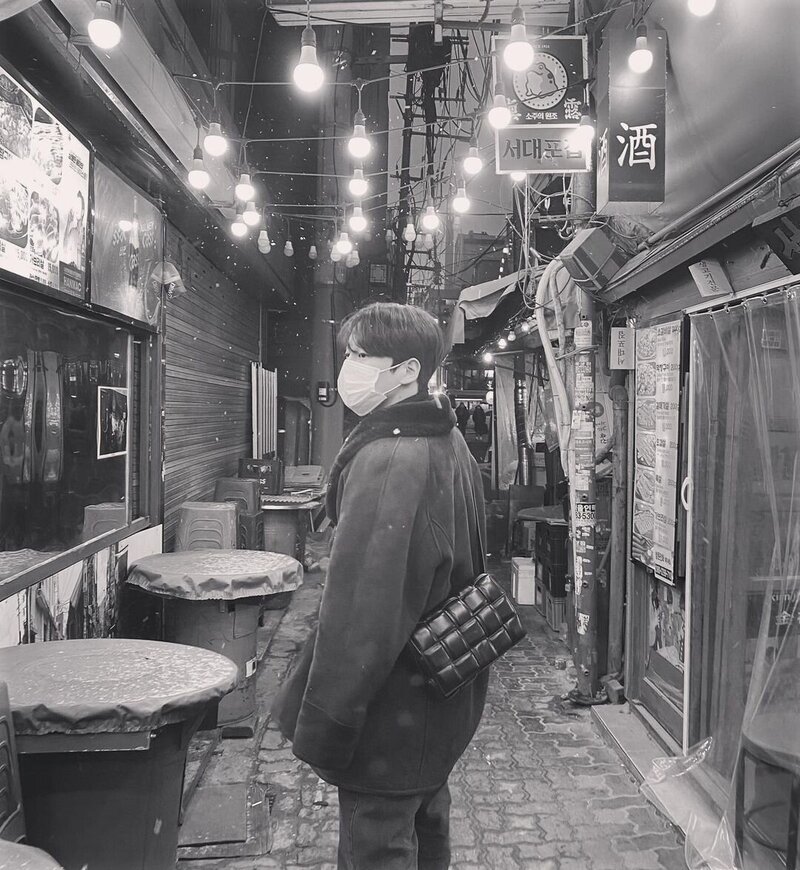 220118 Hyunsoo Instagram Update (D1CE) documents 1