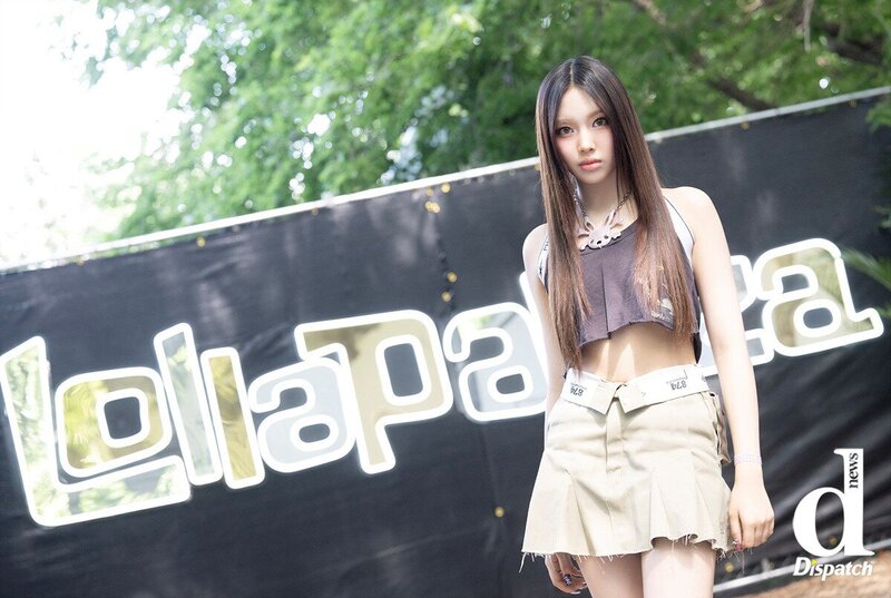 230819 New Jeans Hyein - Backstage at 'Lollapalooza Chicago 2023' with Dispatch documents 8