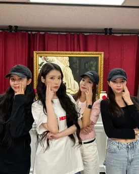 240922 Cao Lu Instagram Update with Fiestar and IU