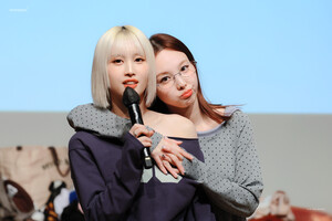 241216 TWICE Nayeon & Momo - Music Korea Fansign