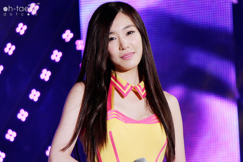 130530 Girls' Generation Tiffany at Pyeongtaek Concert documents 2