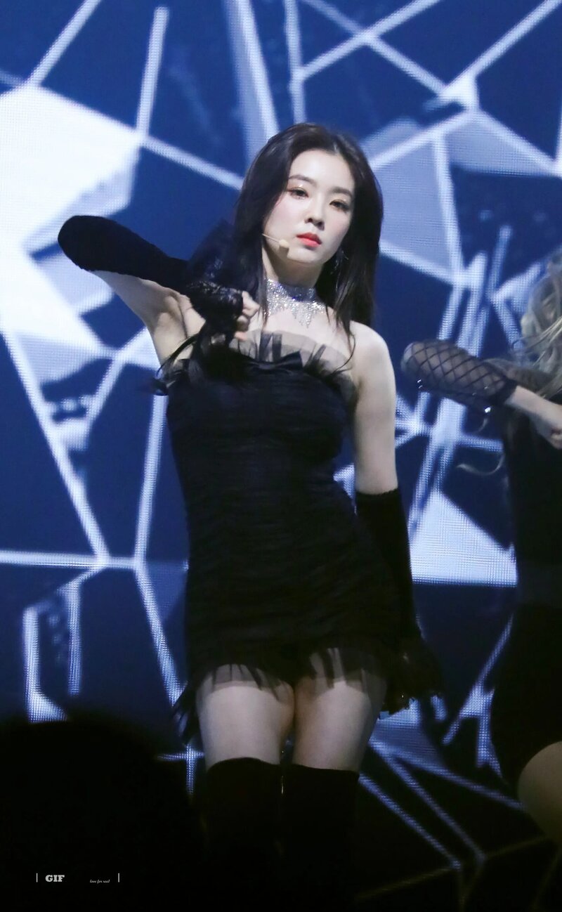 200130 Red Velvet Irene at Seoul Music Awards Red Carpet documents 4