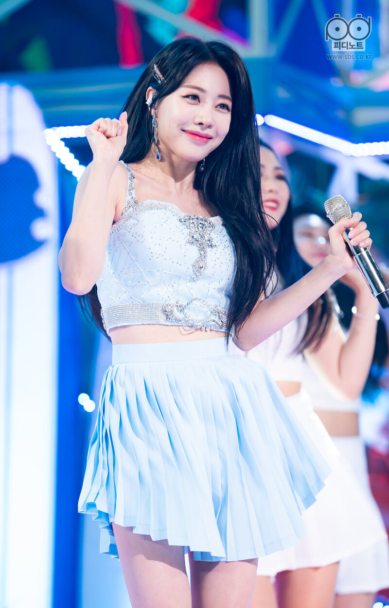 210620 Brave Girls - 'Chi Mat Ba Ram' & 'Pool Party' at Inkigayo documents 19