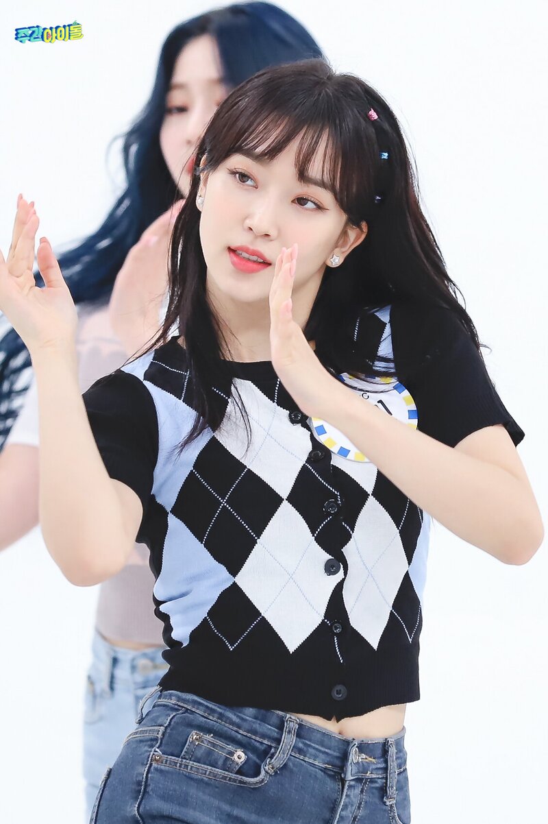 210908 MBC Naver Post - STAYC at Weekly Idol documents 15