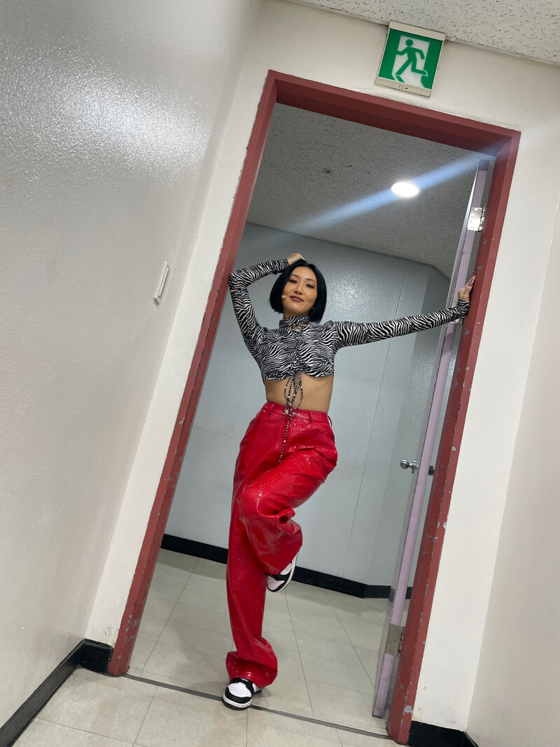 211128 MAMAMOO Instagram Update - Hwa Sa documents 1