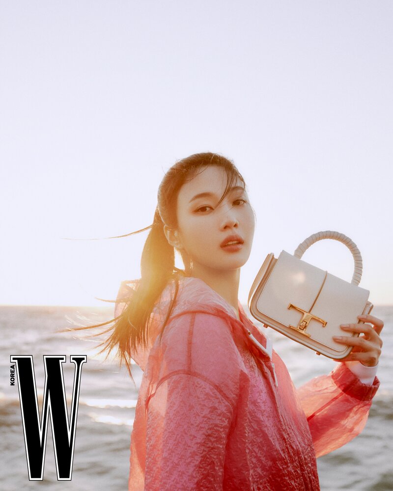 220406 Red Velvet Joy for W Korea x TOD's SS 2022 Collection documents 8