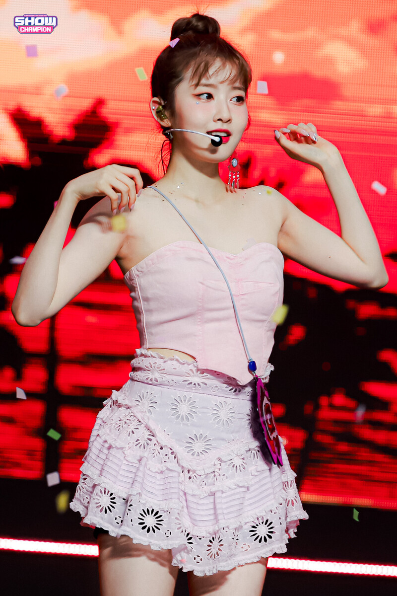 220803 STAYC Sieun 'BEAUTIFUL MONSTER' at Show Champion documents 5