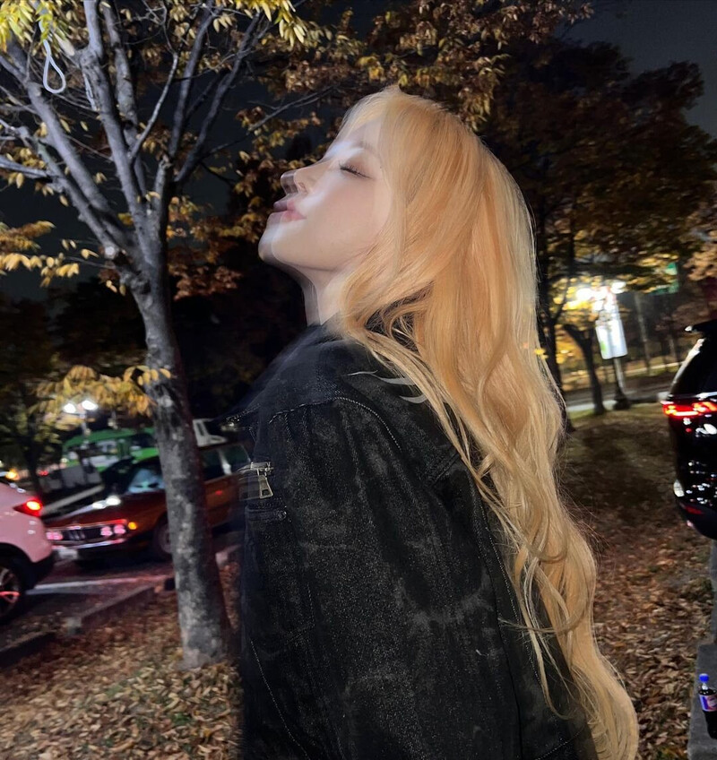 230126 (G)I-DLE Yuqi Instagram Update documents 3