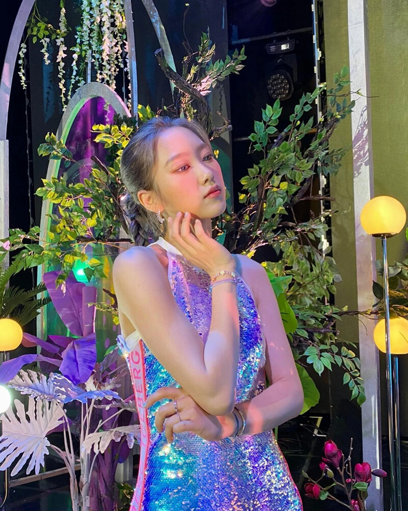 210519 OH MY GIRL Jiho Instagram Update documents 3