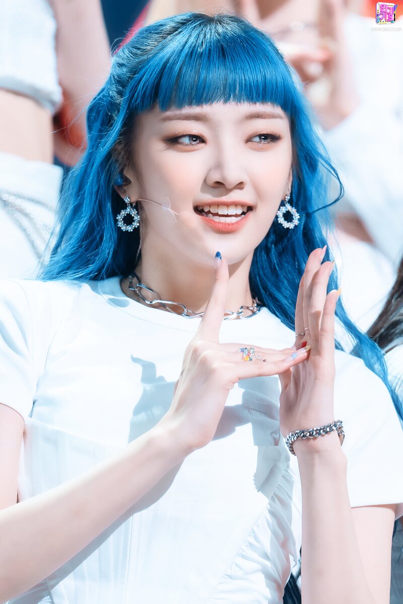 210829 Weeekly - 'Holiday Party' at Inkigayo documents 3