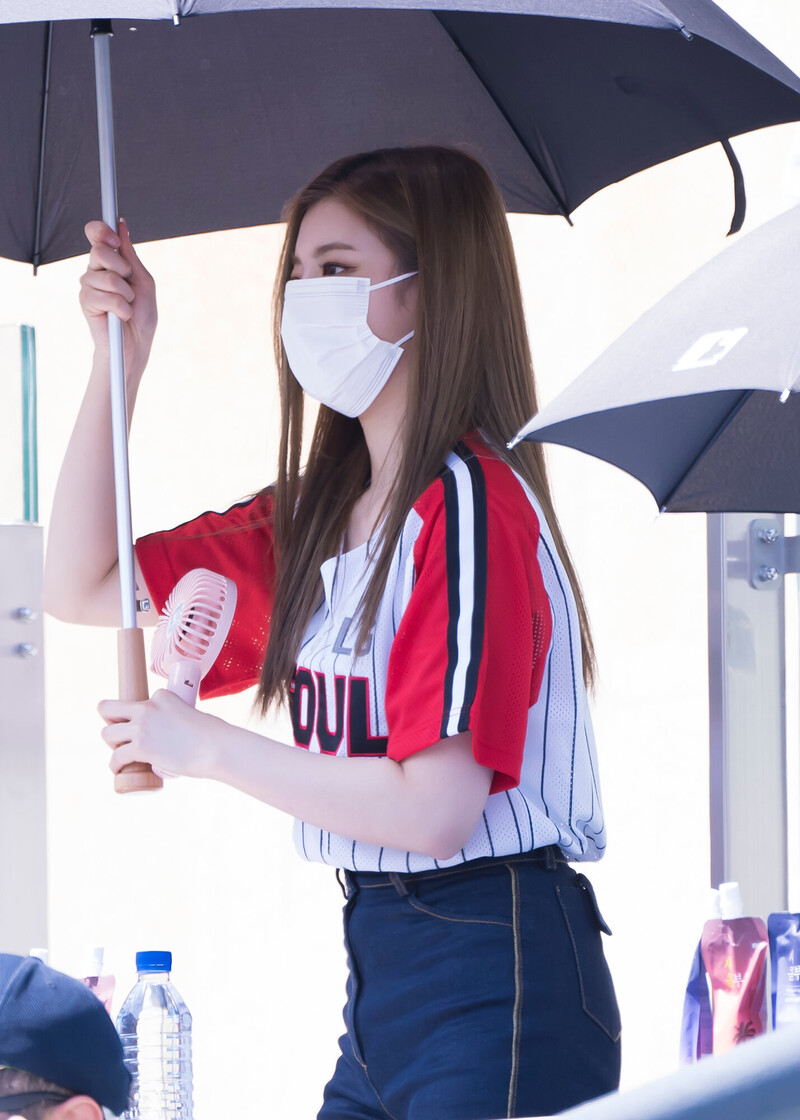 210530 ITZY Lia - LG Twins Baseball Game documents 4